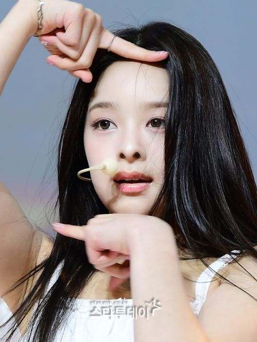 그룹 앳하트 나현. <강영국 기자>