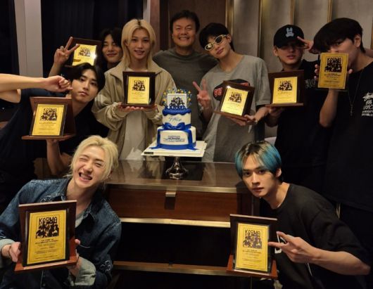 박진영과 스트레이 키즈. 사진|스트레이 키즈 공식 SNS