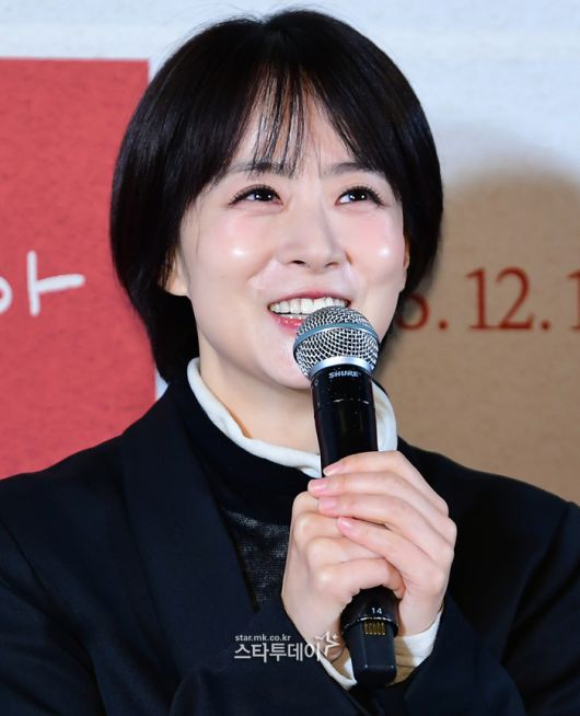 배우 겸 감독 류현경. <강영국 기자>