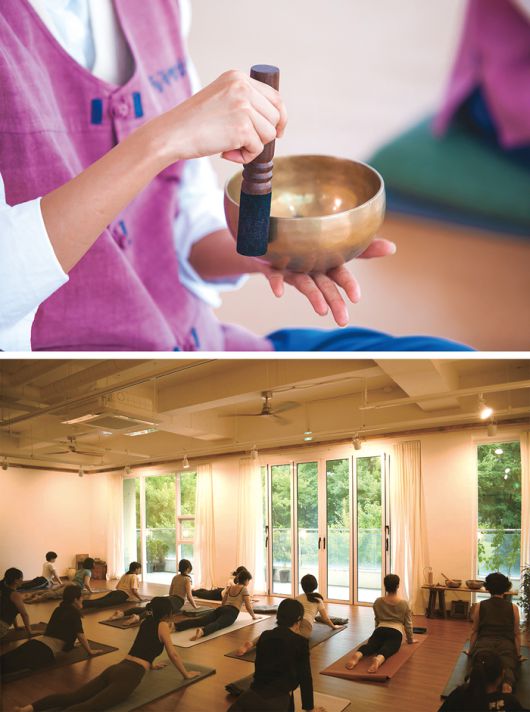 (위) 싱잉볼 힐링명상을 할 수 있는 ‘동국명상원’ (아래) 인천의 체류형 웰니스 코스 중 하나인 ‘스티라 요가’