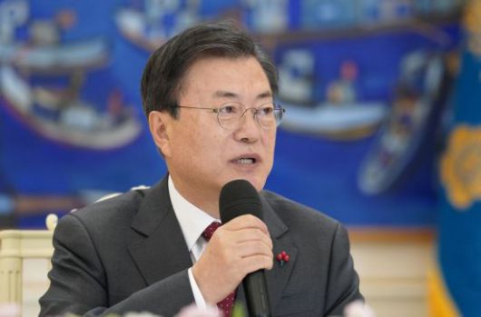 문재인 대통령이 22일 오전 청와대에서 열린 '5부요인 초청 간담회'에서 발언하고 있다. 사진=연합뉴스