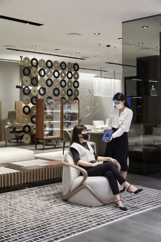 현대리바트의 '죠르제띠(GIORGETTI)' 쇼륨