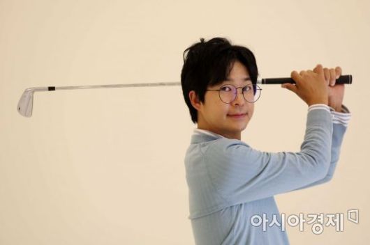 개그맨 홍인규가 15일 아시아경제와 인터뷰하고 있다. /문호남 기자 munonam@