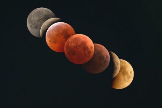 2022년 11월8일 오후 17시00분부터 22시57분까지 진행된 개기월식. 달이 오른쪽에서 진행해 왼쪽 상단으로 이동하는 모습이다. 한국천문연구원 박영식 책임연구원이 충남 금산에서 촬영했다. [사진제공=한국천문연구원]