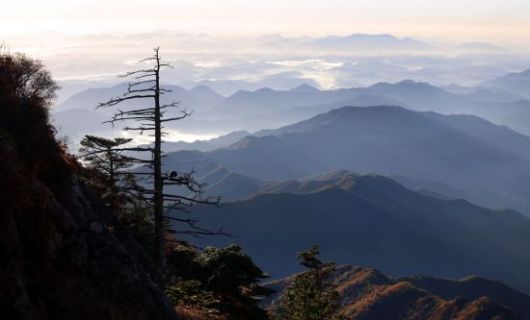 지리산 천왕봉에서 바라본 풍경