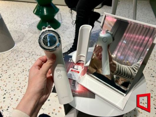 'LG 프라엘'을 이용해 뷰티 루틴을 알려주는 클래스가 진행됐다. 클래스는 다양한 주제로 매일 다르게 진행된다. [사진=한예주 기자]