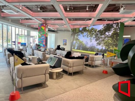 그라운드220에서는 방문객들이 자유로운 분위기로 LG전자의 다양한 제품을 사용하고 있었다. [사진=한예주 기자]