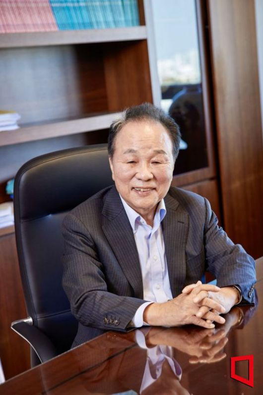 엄석오 일레븐건설 회장(사진제공=일레븐건설)
