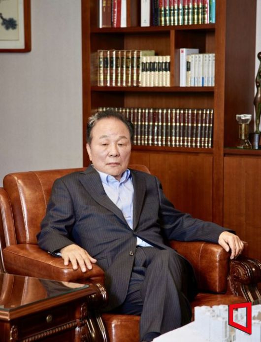 엄석오 일레븐건설 회장(사진제공=일레븐건설)