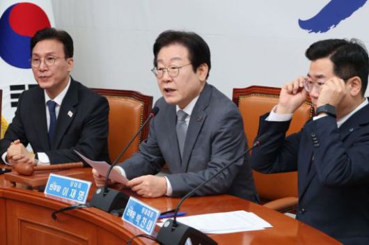 이재명 더불어민주당 대표가 지난달 31일 서울 여의도 국회에서 열린 최고위원회의에서 발언하고 있다. 연합뉴스