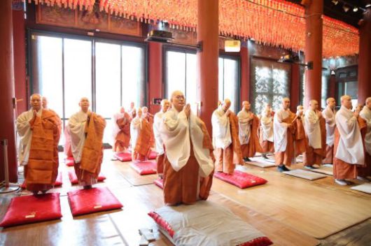 대한불교조계종 3원 통합 운영 시행 첫날인 1일 오전 9시 조계사 대웅전에서 고불식을 봉행하고 있다. 대한불교조계종 제공