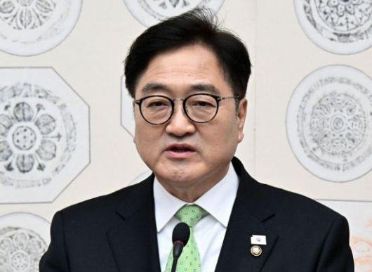 우원식 국회의장이 윤석열 전 대통령에 대한 헌재의 파면이 선고된 4일 국회에서 대국민담화를 하고 있다. 2025.4.4 김현민 기자