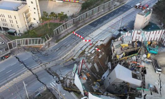 경기 광명시 양지사거리 부근 신안산선 제5-2공구 붕괴 사고 현장. 연합뉴스