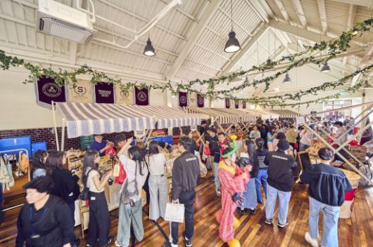 '2025 파머스 마켓' 전경. 시몬스