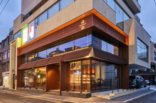 스타벅스 리저브 도산 외관 이미지. 스타벅스