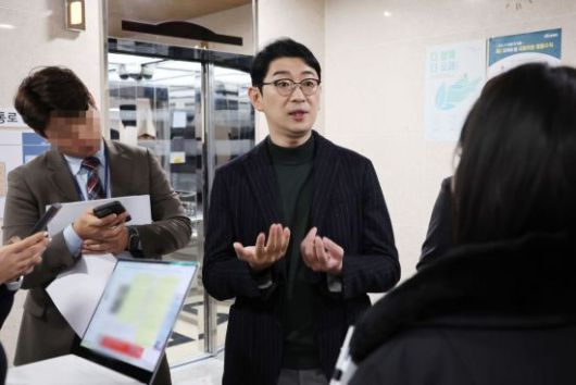 주진우 국민의힘 법률자문위원장이 더불어민주당이 내놓은 '재판 중인 대통령의 직무 정지 예외 법안'에 대해 강도 높은 비판을 쏟아냈다. 연합뉴스