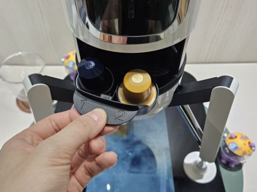 LG전자의 커피머신 신제품 '듀오보(DUOBO)'의 커피 캡슐 트레이, 사진 박준이 기자