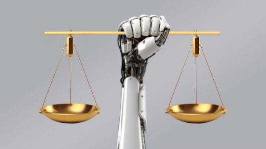 스스로 판단하고 행동하는 AI가 더 늘아나는 세상에선 어떤 기준이 필요할까. 사진은 로봇이 저울을 들고 있는 모습. 픽사베이