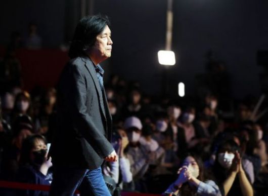 전주국제영화제를 찾은 이창동 감독 연합뉴스
