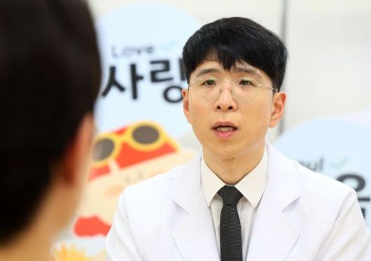 김재성 인천참사랑병원 원장이 아시아경제와 인터뷰를 하고 있다. 윤동주 기자