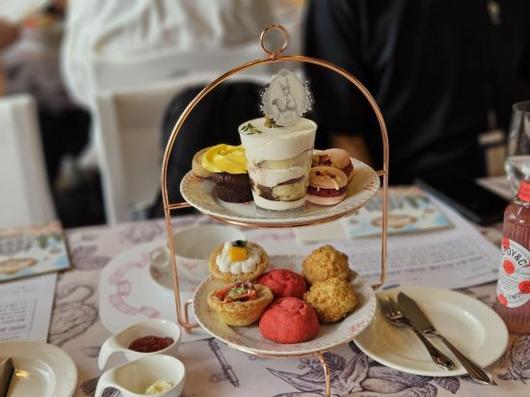 28일 오후 에버랜드 내 위치한 쿠치나마리오 레스토랑에서 판매 중인 애프터눈 티 세트. 박준이 기자.