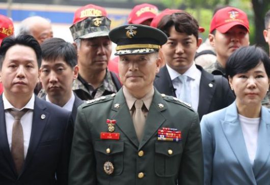 해병대 채모 상병 순직 사건과 관련해 1심에서 무죄를 선고받은 박정훈 전 해병대 수사단장(대령)이 지난달 16일 서울 서초구 서울고등법원에서 열린 항소심 2차 공판준비기일에 출석하고 있다. 2025.5.16 조용준 기자