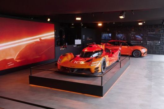 르망 24시 현장 제조사 빌리지에 마련된 제네시스 전시 부스. 현대차