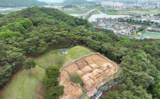 '공주 무령왕릉과 왕릉원' 1~4호분 전경