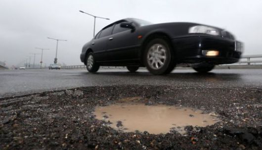 포트홀. 연합뉴스