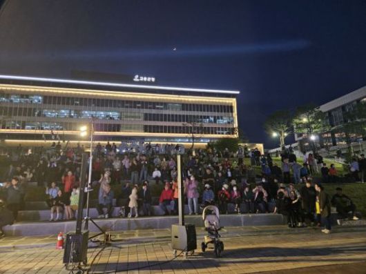 지난해 5월 진행된 버스킹 공연 모습.