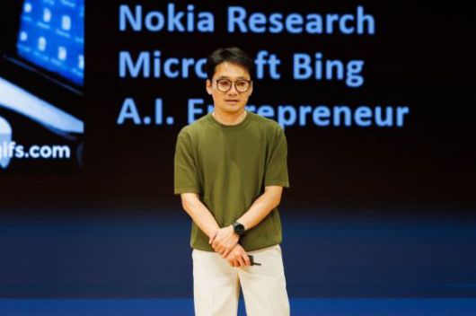 임지동 LG전자 CX센터 전문위원이 24일 열린 '제2회 퓨처 디자인 포럼'에서 기조 강연을 하고 있다. 한국디자인진흥원 제공