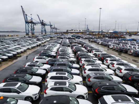 미국 메릴랜드주 볼티모어의 항만에서 운송을 기다리는 차량들. EPA연합뉴스