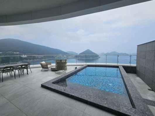 쏠비치 남해 최상급 호텔 객실 '프레지덴셜 스위크 풀 오션' 객실 테라스 전경. 박재현 기자.