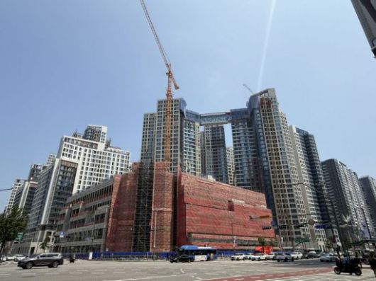 공사중인 잠실 르엘 전경. 한진주 기자