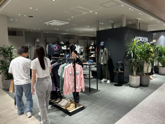 하이드로겐 긴자 식스 매장 모습.