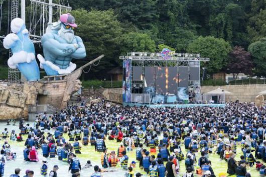 캐리비안 베이 파도풀. 삼성물산 제공