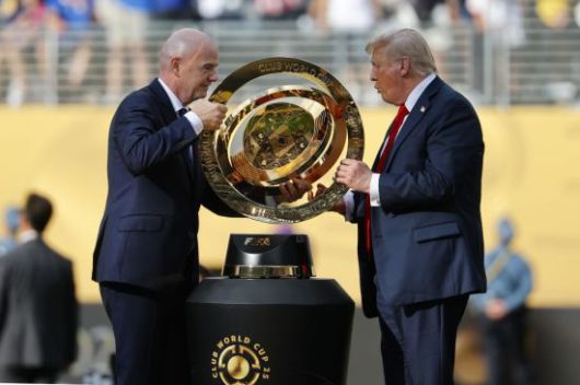 잔니 인판티노 FIFA 회장과 도널드 트럼프 미국 대통령. EPA·연합뉴스