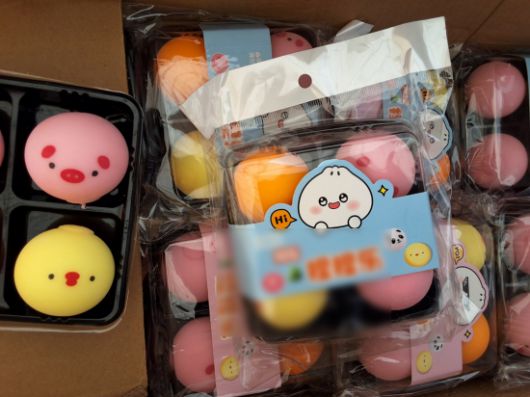 KC인증 정보를 허위로 기재해 적발된 어린이 완구 제품. 관세청 제공