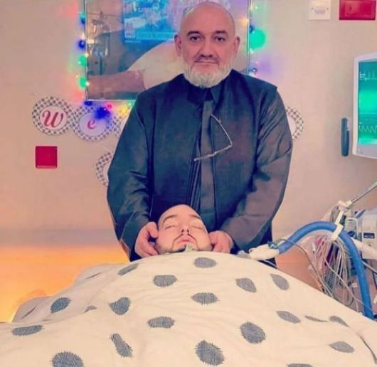 칼리드 빈 탈랄 빈 압둘아지즈 알사우드 왕자와 아들의 모습. 엑스 캡처