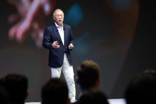 정의선 현대차그룹 회장이 지난 1월 경기 고양시 현대모터스튜디오에서 열린 '2025 현대차그룹 신년회'에서 발언하고 있다. 김현민 기자