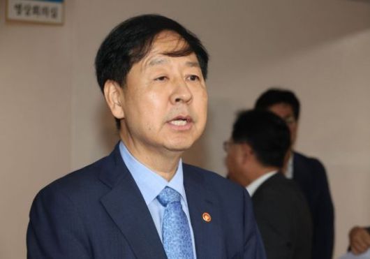 구윤철 경제부총리 겸 기획재정부 장관이 22일 서울 종로 정부서울청사에서 열린 대외경제관계장관회의를 마치고 대미협상에 대해 취재진 질문에 답하고 있다. 2025.7.22 조용준 기자