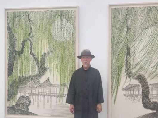 14일 리안갤러리 대구에서 열린 간담회에서 박대성 화백이 작품을 설명하고 있다. 서믿음 기자