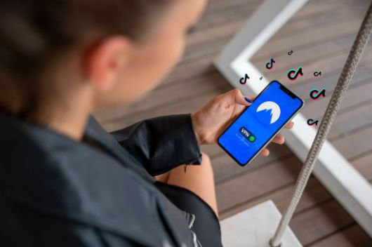 틱톡을 비롯해 SNS에 조회 수를 올리기 위한 콘텐츠로 많은 청소년이 목숨을 잃고 있는 가운데, 이런 콘텐츠를 찍는 심리에 대해 10대 청소년들이 심리적 압박을 겪고 있다는 분석도 나온다. 사진은 기사의 특정 내용과 관련 없음. 픽사베이