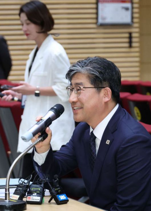 류덕현 재정기획보좌관이 4일 용산 대통령실에서 기자간담회를 하고 있다. 연합뉴스