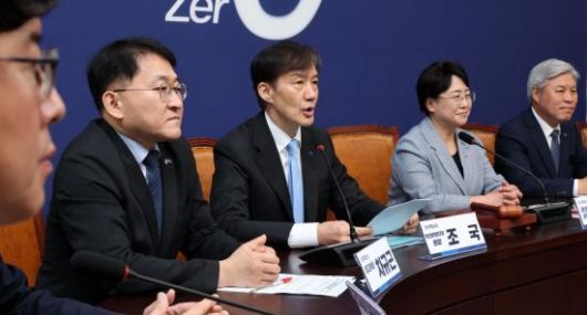 조국 조국혁신당 혁신정책연구원장이 지난 1일 국회에서 열린 최고위원회의에 참석해 발언하고 있다. 김현민 기자