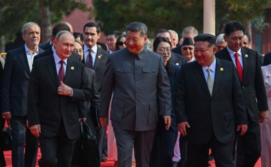 3일(현지시간) 중국 전승절 80주년 열병식 관람을 위해 함께 이동 중인 북중러 3국 정상들의 모습. UPI연합뉴스