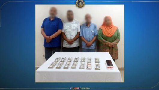 3000년 전의 것으로 추정되는 이집트 파라오 금팔찌 절도 용의자 일당. 이집트 내무부