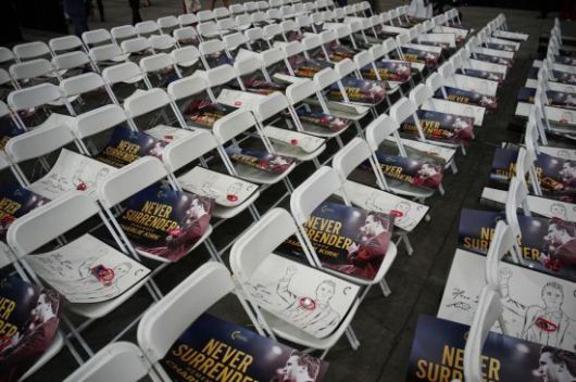 찰리 커크의 죽음을 둘러싸고 그에 대한 추모의 열기뿐 아니라 증오와 분열의 기운도 무르익고 있다. AP연합뉴스