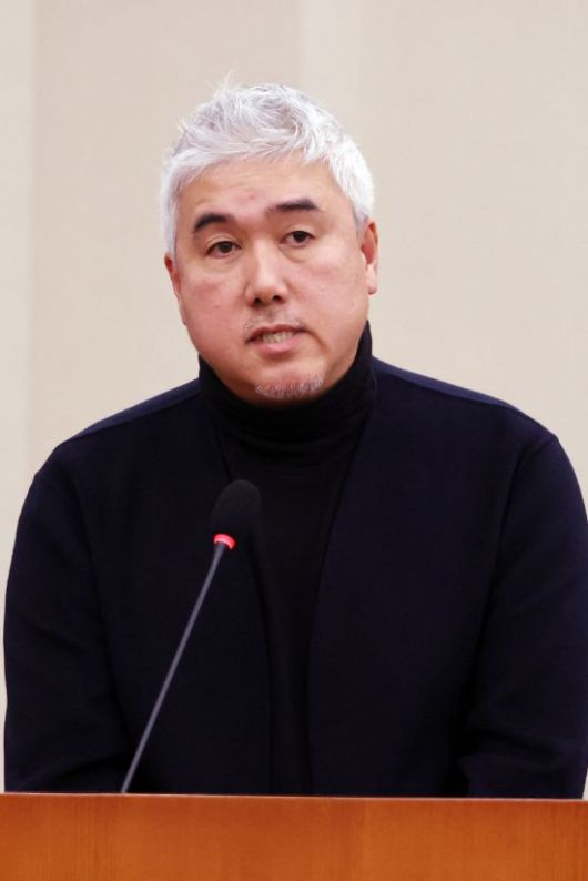 박세우 대한빙상경기연맹 전무이사가 27일 서울 여의도 국회에서 열린 문화체육관광위원회의 국정감사에 참석해 의원들의 질문에 답하고 있다.  [사진 제공= 연합뉴스]