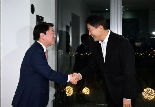 6일 안철수 국회의원과 오세훈 서울시장은 서울 용산구 한남동 서울시장 공관에서 비공개 만찬을 갖고, 당 쇄신 방안과 내년 6·3 지방선거를 앞둔 수도권 전략을 논의했다. 아시아경제